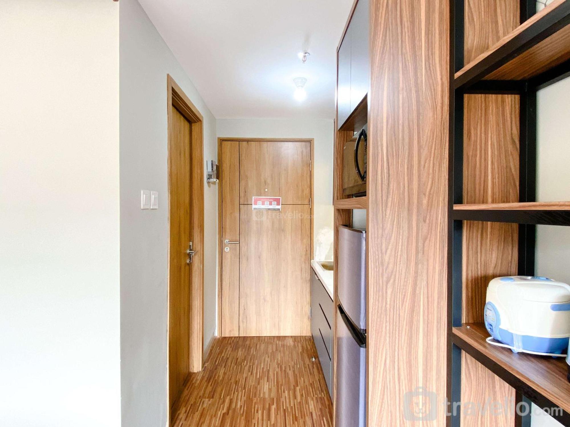 Homey And Simply Look Gateway Park Lrt By Travelio Bekasi