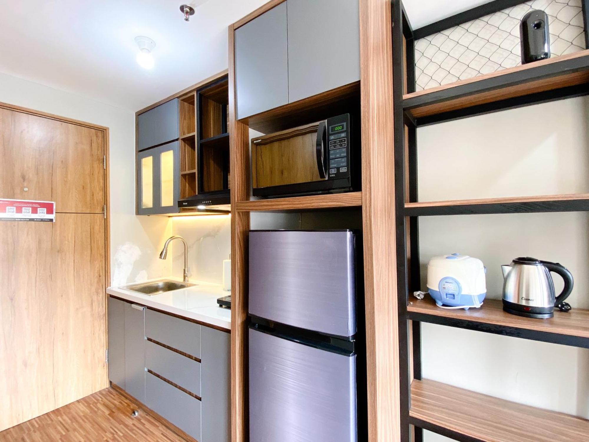 Homey And Simply Look Gateway Park Lrt By Travelio Apartemen *